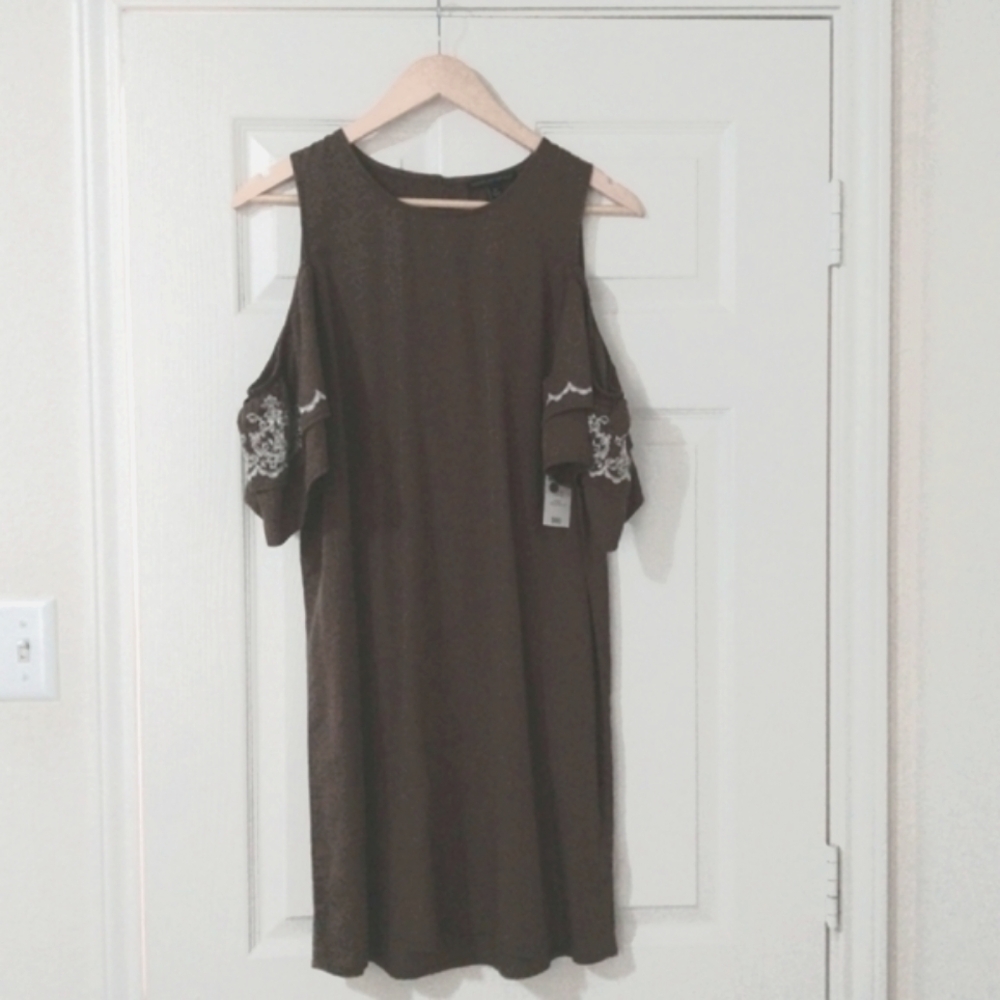 Signature studio women's Dusty Olive Cold shoulder shift midi dress size…